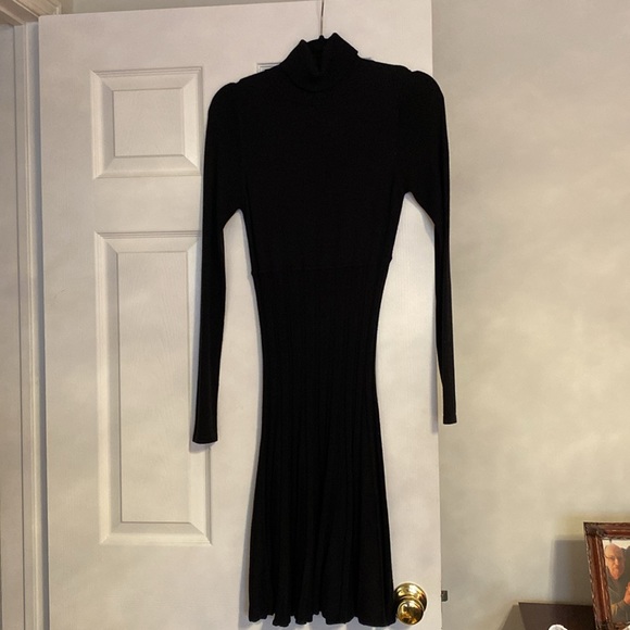 Black turtleneck sweater dress - Picture 2 of 2
